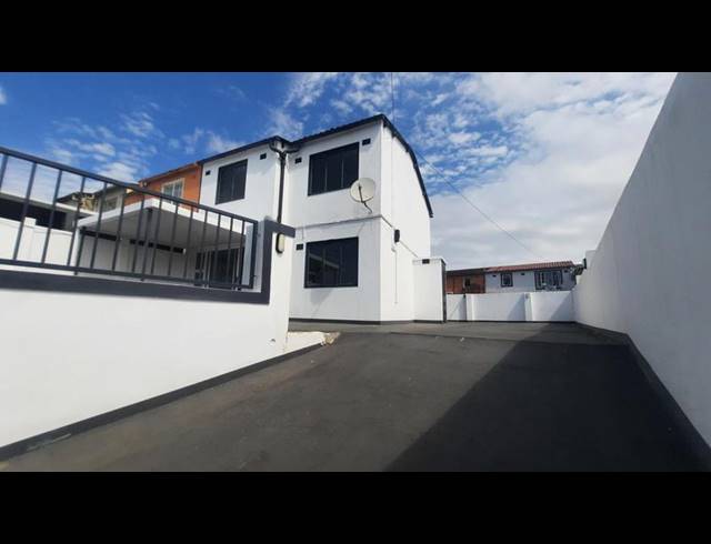 3 BEDROOM DUPLEX FOR SALE IN GREENBURY